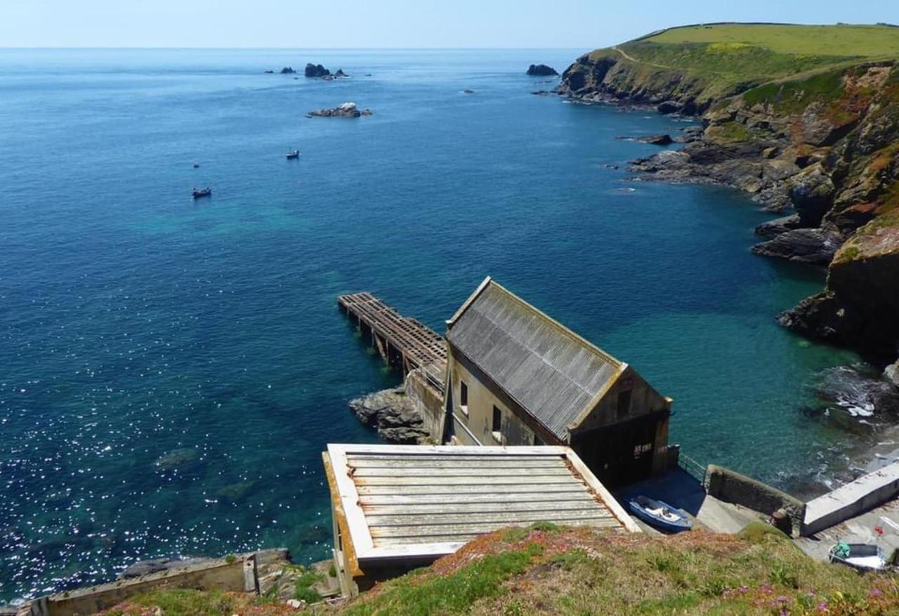 Wellspring Cottage Nr Kynance Cove Lizard Exterior photo