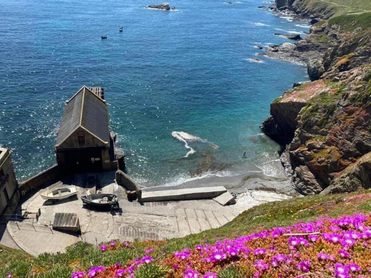 Wellspring Cottage Nr Kynance Cove Lizard Exterior photo